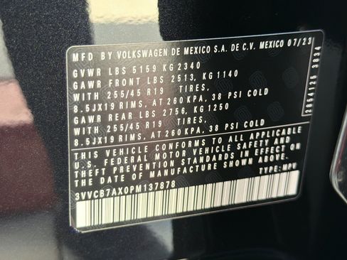 Used 2023 Volkswagen Tiguan SE R-Line FWD image 27