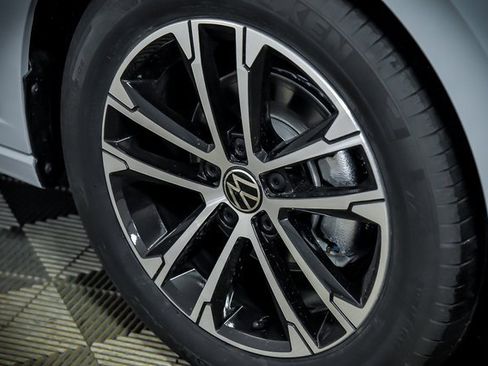 New 2025 Volkswagen Jetta Sport image 3