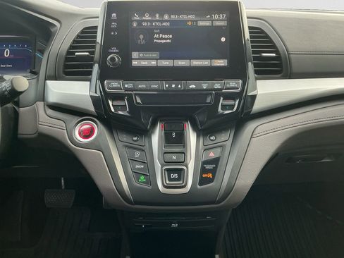 Used 2018 Honda Odyssey Touring image 11