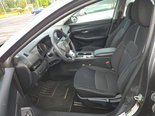 Used 2024 Nissan Sentra SV FWD image 9