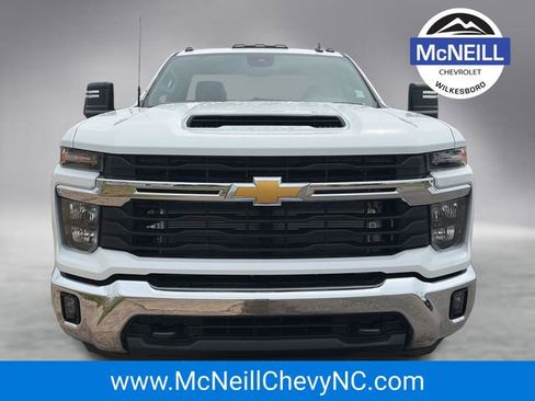 New 2026 Chevrolet Silverado 3500 LT w/ Convenience Package AWD/4WD image 2