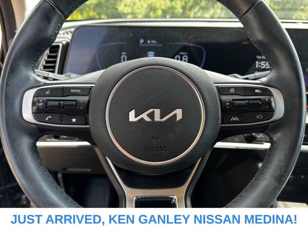 Used 2024 Kia Sportage EX AWD/4WD image 12