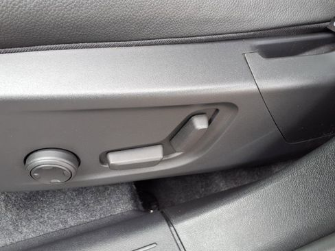 New 2025 Volvo XC40 B5 Plus w/ Protection Package Premier image 13