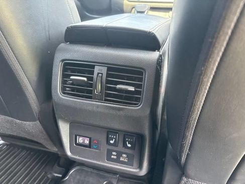 Used 2021 Nissan Rogue Platinum AWD/4WD image 25