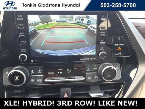 Used 2022 Toyota Highlander XLE image 18