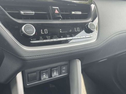 Certified 2025 Toyota Corolla Cross XLE AWD/4WD image 31