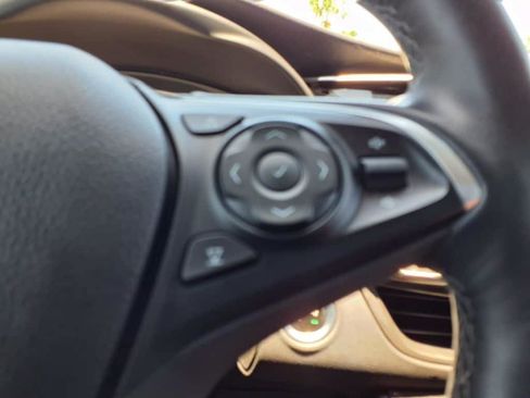 Used 2019 Buick Envision Essence FWD image 28