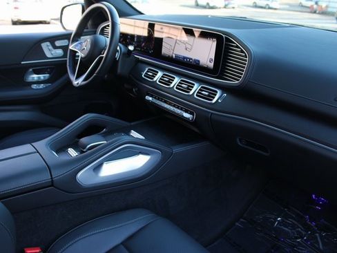 Used 2025 Mercedes-Benz GLS 450 GLS 450 4MATIC image 14