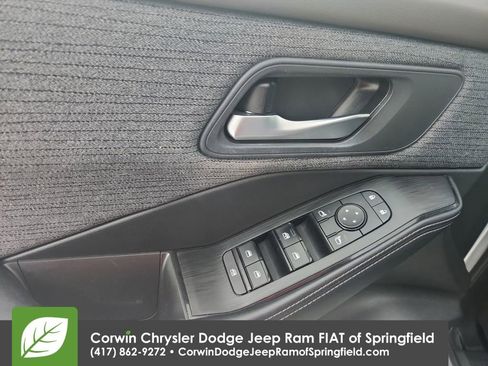 Used 2021 Nissan Rogue SV image 21