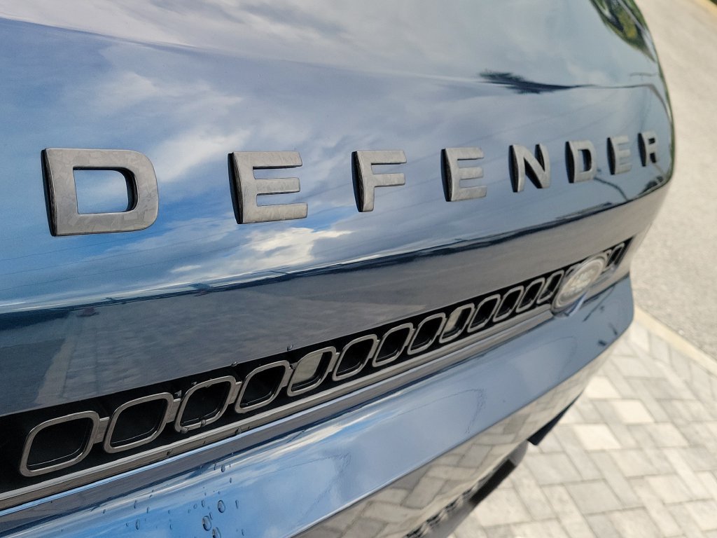 Used 2026 Land Rover Defender 110 OCTA AWD/4WD image 9