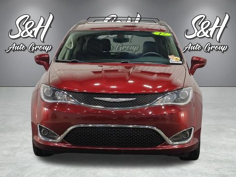 Used 2017 Chrysler Pacifica Touring-L FWD image 15