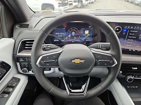 New 2026 Chevrolet Suburban Premier image 21