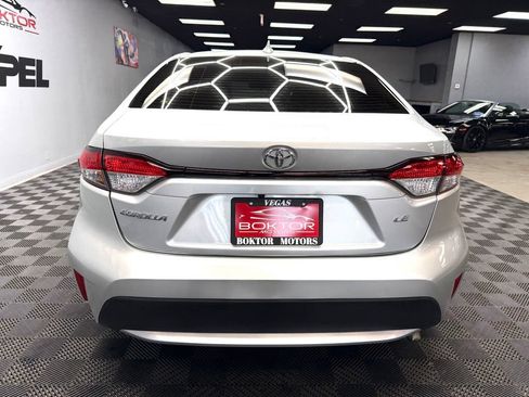 Used 2022 Toyota Corolla LE FWD image 12