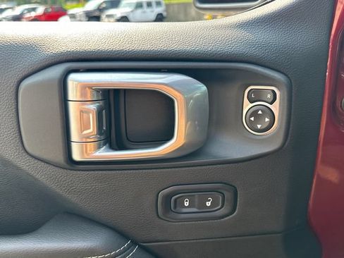 Used 2021 Jeep Gladiator Overland w/ Popular Equipment Package AWD/4WD image 24