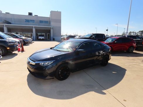 Used 2018 Honda Civic LX image 2