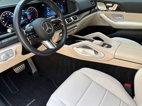 Used 2026 Mercedes-Benz GLS 450 4MATIC image 9