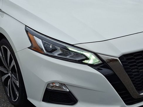 Used 2020 Nissan Altima 2.5 SR image 9