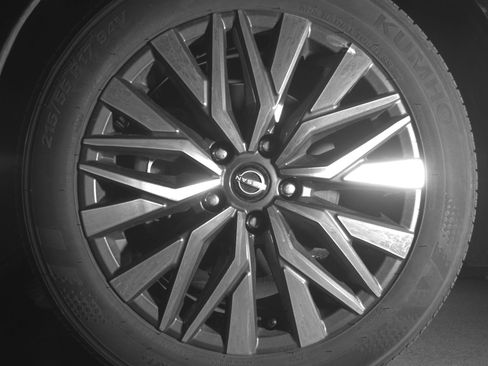 Used 2025 Nissan Altima 2.5 SV image 12