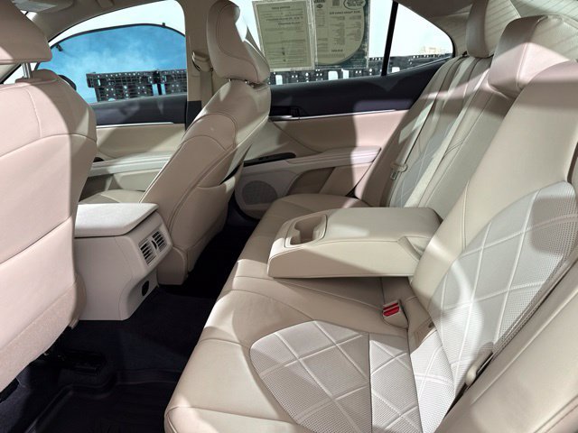 Used 2019 Toyota Camry XLE FWD image 14