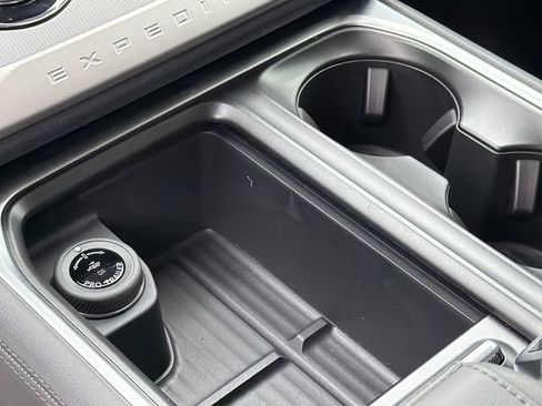 New 2026 Ford Expedition Active RWD image 24
