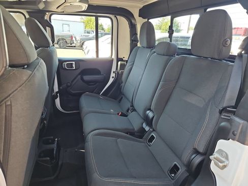 Used 2024 Jeep Gladiator Sport AWD/4WD image 14