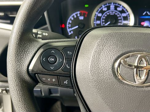 Used 2021 Toyota Corolla LE w/ LE Convenience Package FWD image 17