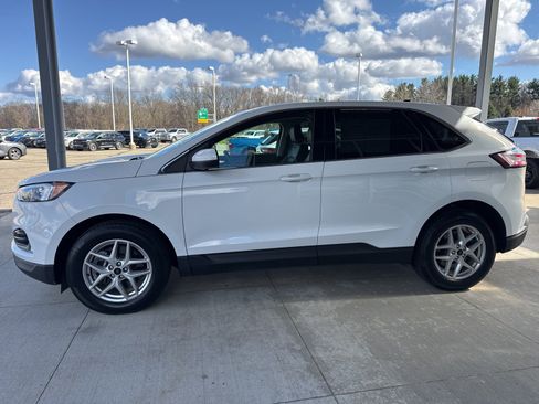 Certified 2023 Ford Edge SEL w/ Convenience Package image 4