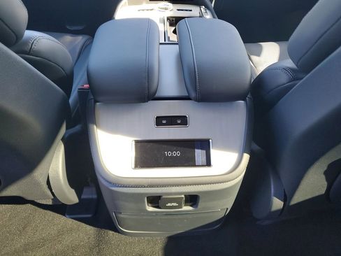 New 2025 Lincoln Navigator L Reserve AWD/4WD image 14