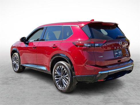 Used 2024 Nissan Rogue Platinum image 6