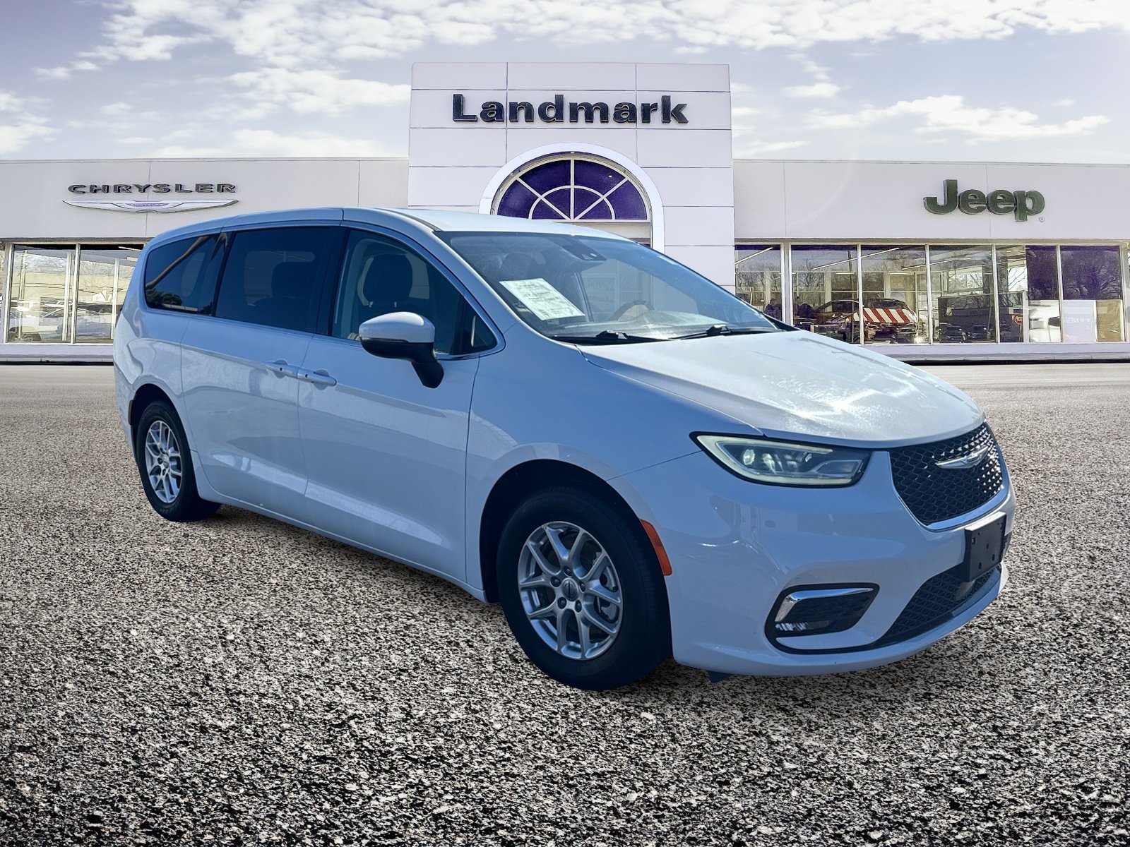 Used 2023 Chrysler Pacifica Touring-L FWD image 20