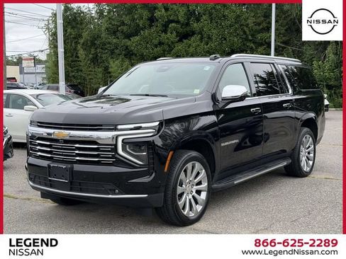 Used 2025 Chevrolet Suburban Premier AWD/4WD image 9