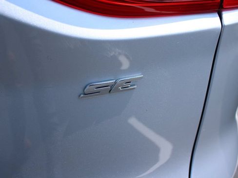 Used 2016 Ford Escape SE w/ SE Chrome Package AWD/4WD image 6