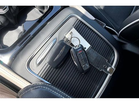 Certified 2023 Chrysler Pacifica Limited AWD/4WD image 14