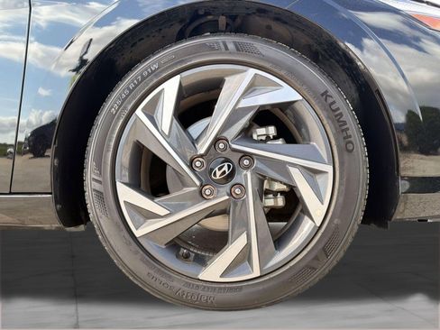 Certified 2025 Hyundai Elantra Sport FWD image 8
