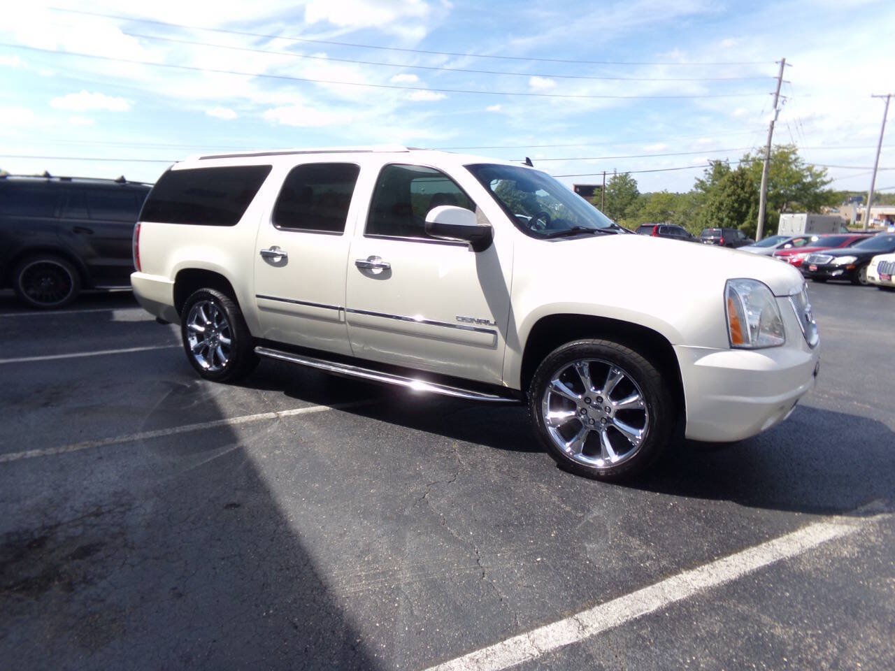 Used 2013 GMC Yukon XL Denali AWD/4WD image 2