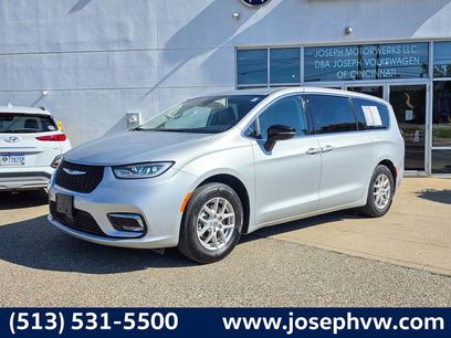 Used 2024 Chrysler Pacifica Touring-L