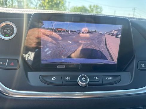 Used 2022 Chevrolet Blazer LT FWD image 21