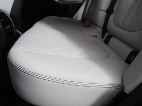 Used 2026 BMW X5 sDrive40i w/ M Sport Package RWD image 15