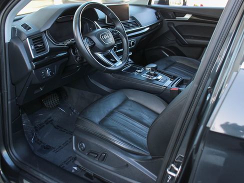 Used 2018 Audi Q5 2.0T Premium Plus w/ Premium Plus Package AWD/4WD image 12