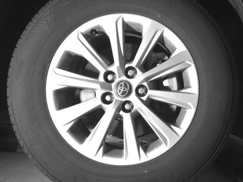 Used 2025 Toyota Grand Highlander FWD image 15