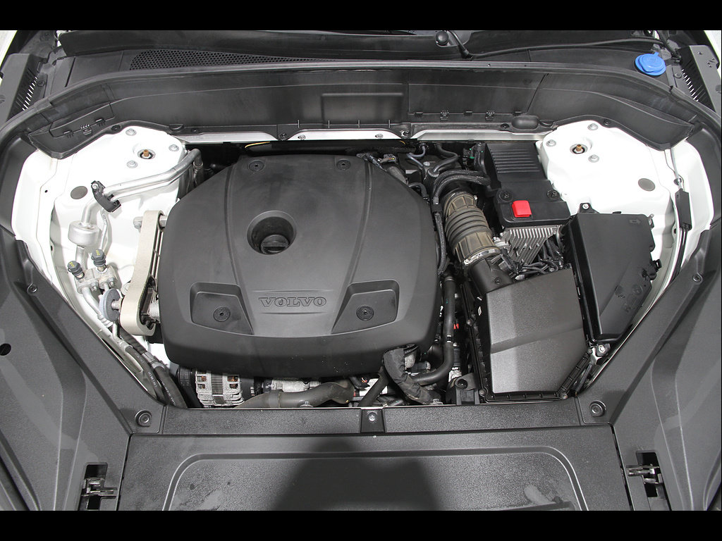 Used 2022 Volvo XC90 T6 Momentum w/ Climate Package AWD/4WD image 22