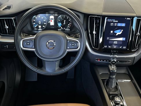 Used 2020 Volvo XC60 T5 Momentum w/ Protection Package Premier FWD image 13
