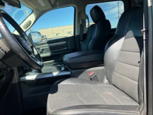 Used 2018 RAM 2500 Big Horn w/ Sport Appearance Group image 9