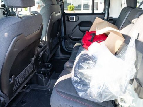 New 2025 Jeep Wrangler Unlimited Rubicon w/ Convenience Group image 28