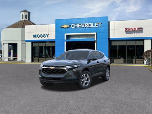 New 2026 Chevrolet Trax LS image 8