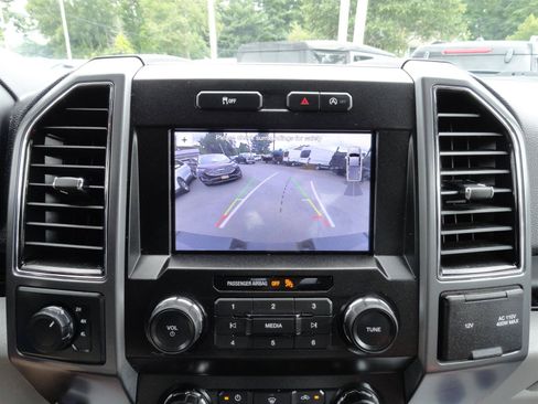 Used 2019 Ford F150 XLT w/ Equipment Group 302A Luxury AWD/4WD image 17