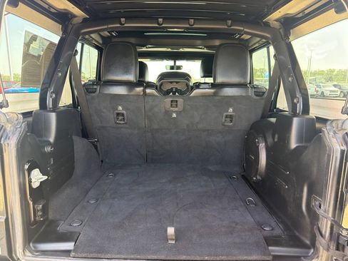 Used 2020 Jeep Wrangler Unlimited Sahara AWD/4WD image 31