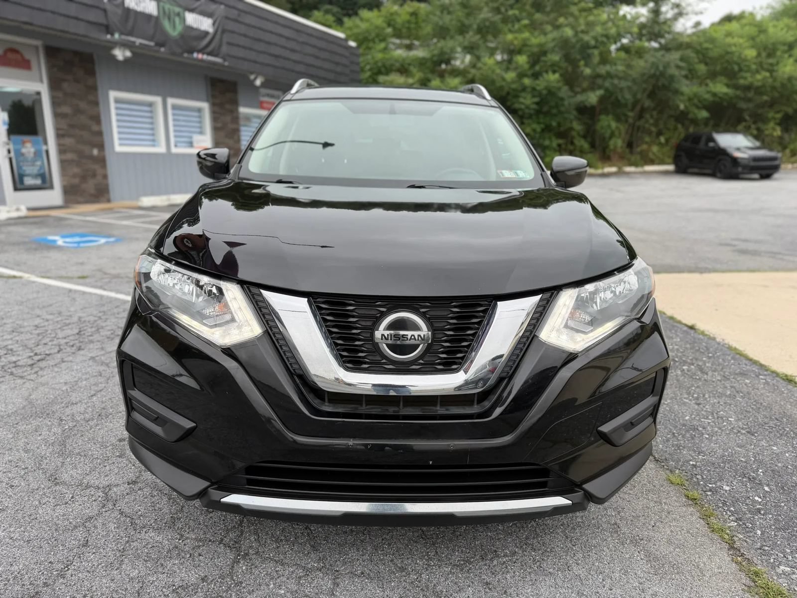 Used 2018 Nissan Rogue SV AWD/4WD image 8