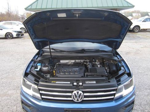 Used 2019 Volkswagen Tiguan SE image 32