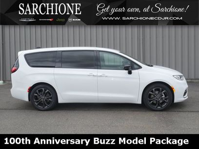 New 2026 Chrysler Pacifica Select